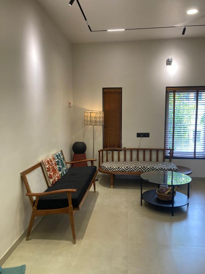 Stylish 2bhk Airbnb Retreat, Perfect For Families. Apartment *